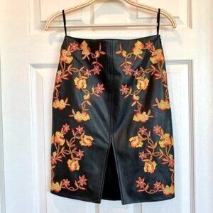 🍂 🍁 Black Leather Floral Leaves Embroidered Pencil Skirt with Center Slit